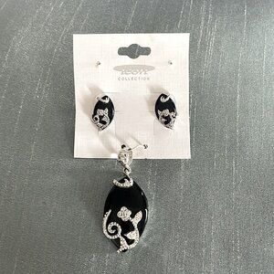 Pierced Earring’s and Pendant Set. Black & Silver